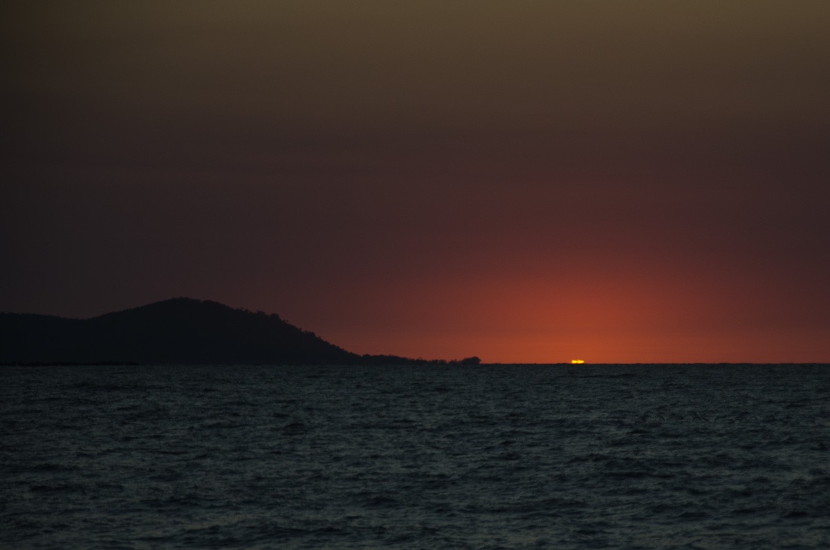 Coucher de soleil vu depuis la plage de Camayenne à Conakry