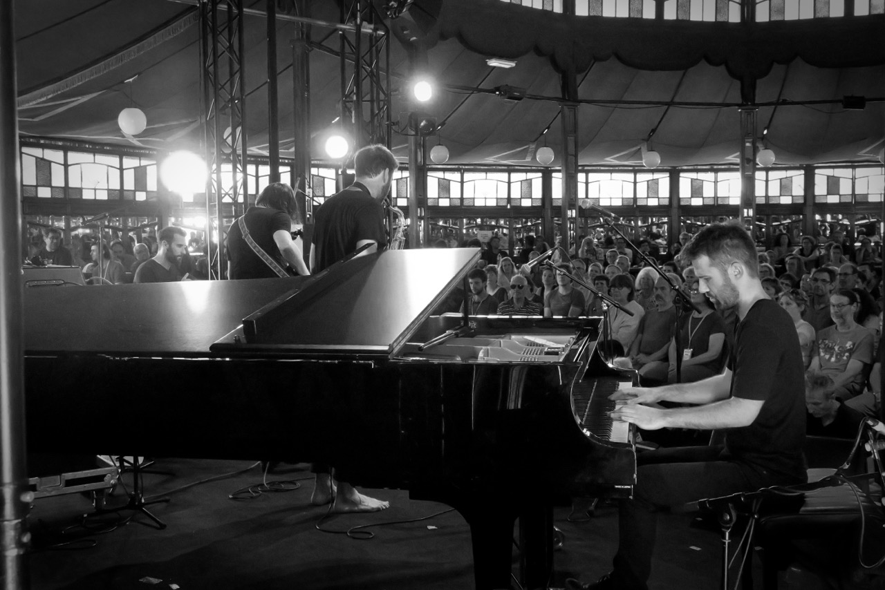 Festen au Magic Mirrors du festival Jazz sous les Pommiers